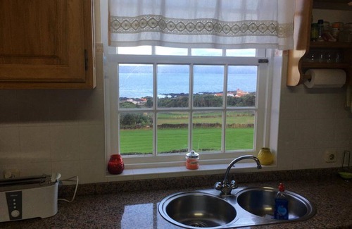 Cais do Pico House | PICO Hollidays Rentals- Mountain and sea view for families or groups