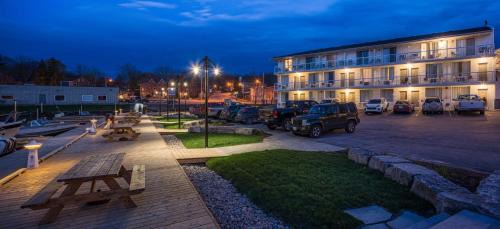 Prince Edward Hotel | Picton Harbour Inn