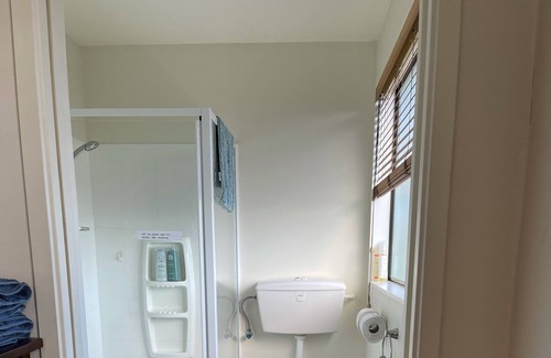 Picton House | Picton~marina views large 2 storey 5 bedroom short stroll to town and foreshore