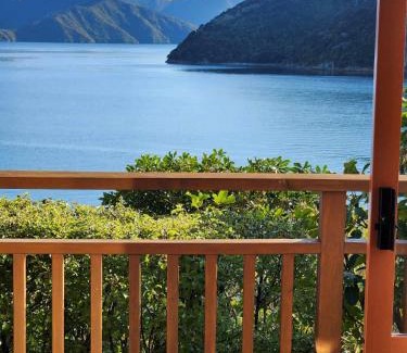 Whatamango Bay Apartment | Picton Paradise Cottages