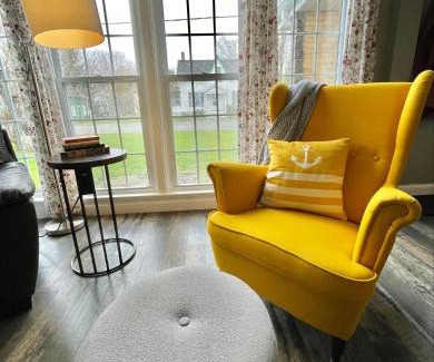 Prince Edward House | Picton Retreat Downtown - Serene, Stylish & Great Amenities