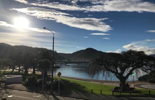 Picton Apartment | Picton Waterfront Oxley's Luxury Apartment
