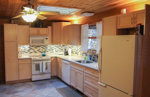 Town Hill Cabin | Picture Perfect Bar Harbor Log Cabin Minutes From Downtown & Acadia Natl Park