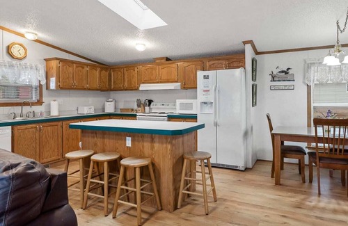 Pullman House | Picture Perfect Dual Home on the Lake