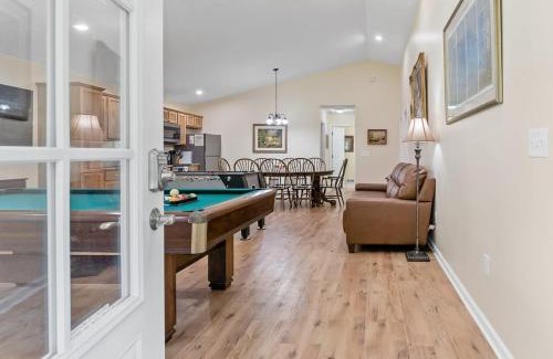 Pullman House | Picture Perfect Dual Home on the Lake
