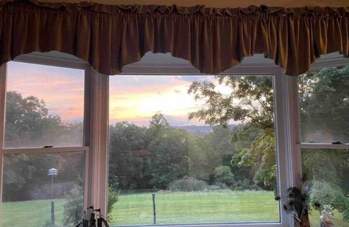 Meadow Bluff House | Picture Window Paradise, home with stunning view!