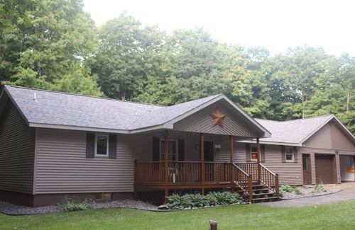Munising House | Pictured Rocks Lodge