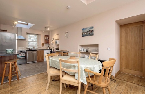 Aberlady Cottage | Picturesque 3-bedroom historic cottage, set in beautiful grounds. Sleeps 6.