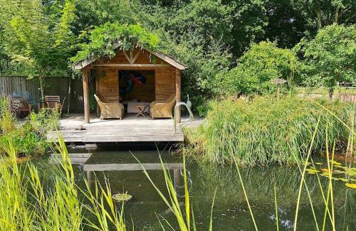 Lingfield House | Picturesque 4 Bed Cottage Lingfield, Surrey