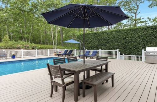 Hampton Bays Villa | Picturesque 5 Bedroom Hamptons Villa with pool 3 min from beach