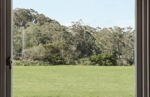 Mundamia Cabin | Picturesque Barn located on the Shoalhaven River