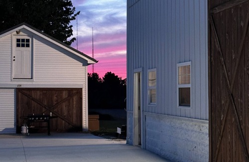 Ashtabula House | Picturesque Barn property.