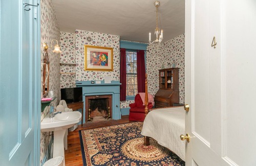 Limerick Bed & Breakfast | Picturesque bed and breakfast, nestled in the foothills of the white mountains.