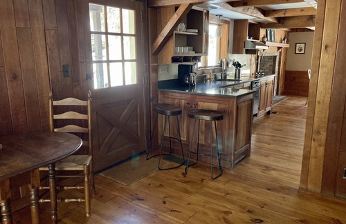 Barryville House | Picturesque Cabin in the Woods