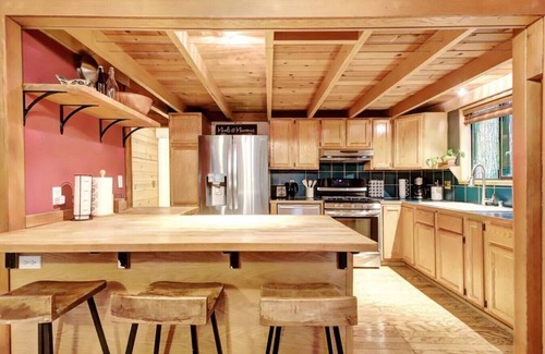 Nevada City Cabin | Picturesque Cabin w/Hot Tub