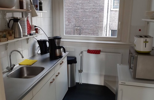 Nieuwmarkt en Lastage House | Picturesque Canal View Apartment