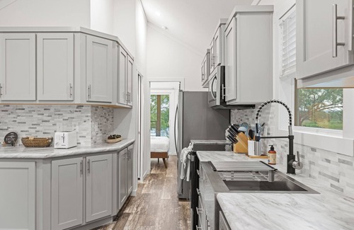 Fredericksburg Cabin | Picturesque Classic Cabin at the SKYE Texas Hill Country Resort!