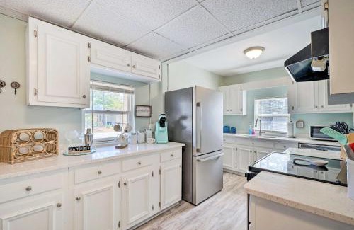 Tranquil Harbour House | Picturesque Duplex Unit, half Mi to the Beach!