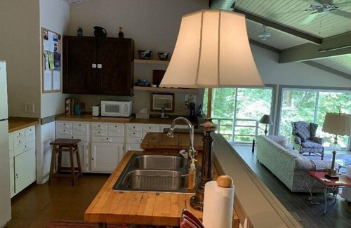 Rockfield House | Picturesque Getaway Tippecanoe River