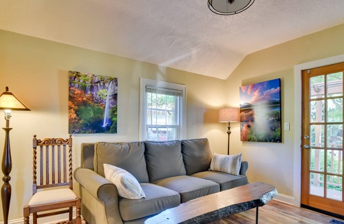 Far West House | Picturesque ‘Hoffman Woods Estate’ on Vineyard!