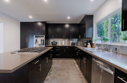 Studio City House | Picturesque Laurel Canyon Home w/Heated Pool/Spa