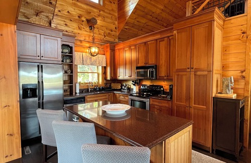 Jefferson Township House | Picturesque Log Home, Family Fun with Scenic Views