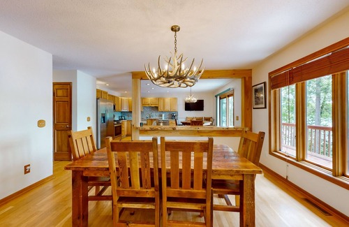 St Germain House | Picturesque Log Home with dock, fire pit, pool table, & WIFI
