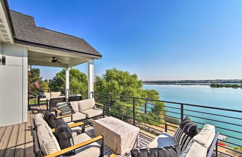 Stratford House | Picturesque Moses Lake House with Boating Dock