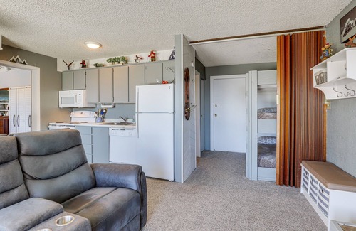 Mead Condo | Picturesque Mt Spokane Condo Near Skiing & Biking!