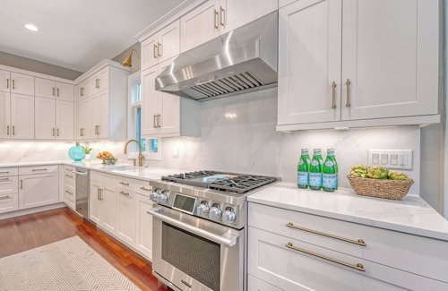 Vanderhorst Plantation House | Picturesque Osprey Point views, private pool