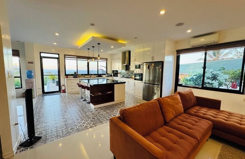 Puerto Galera Villa | Picturesque private villa with infinity pool