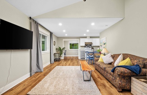 Newberg House | Picturesque Retreat On 80 Acres of Organic Farmland, Farm Animals Galore In Middle of Wine Country