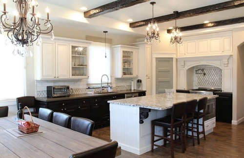 Atascadero House | Picturesque Rosemary Retreat