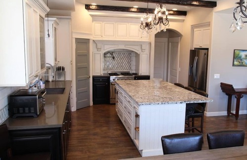 Atascadero House | Picturesque Rosemary Retreat