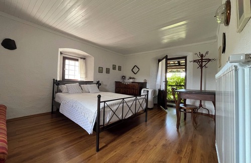 Sezana Cottage | Picturesque Stone Cottage in Karst