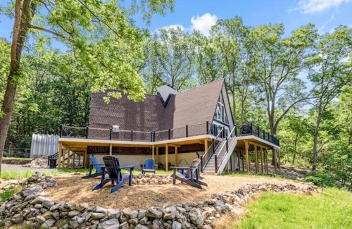 Maurertown Cabin | Picturesque views @ The Triple A-Frame