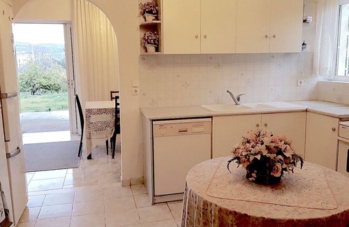 Porto Rafti House | Picturesque villa in Porto Rafti with big garden 800 metres from the beach