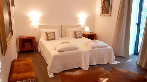 Santa Maria de Marvao Villa | Picturesque Villa in Santo António das Areias with Private Pool