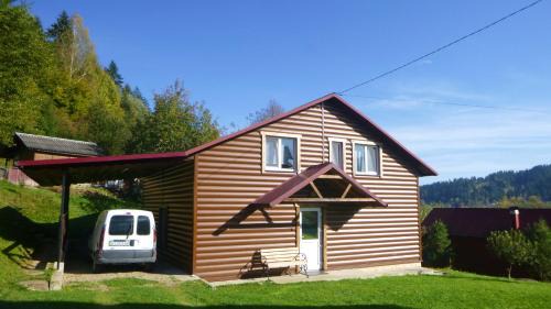 Verkhovyna House | Pid lisochkom