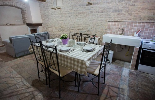 Acquacanina House | Pie 'del colle: holidays between "being and becoming"