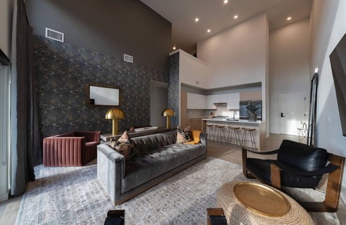 Sobro Apartment | Pie Town Penthouse/*Walk to Broadway!*