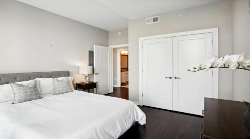 Midtown Apartment | Piedmont Park 3 bdrm with city views