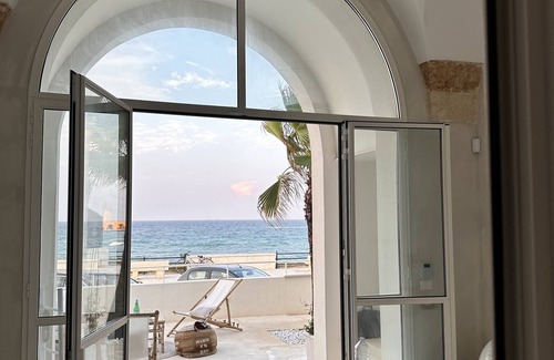 San Foca Apartment | Pieds dans l’eau luxury apartment, full sea view, on the beach, all the comforts