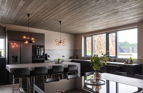 Vestmannaeyjar Apartment | Pier Apartments