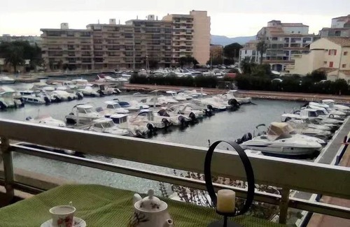 Le Port Apartment | Pier Marine Residence - Apartment T2 view Marina included parking 2QMAR15