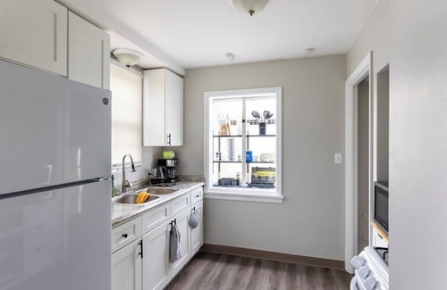 South Euclid House | Piermont · Cozy Fairytale Getaway: 2BR & Magical Attic