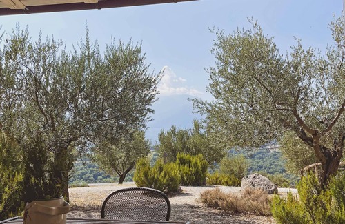 Torre de' Passeri Apartment | Pietra Pizzuta Country House "Castello" in the heart of Abruzzo. 1 pool