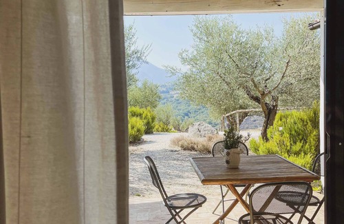 Torre de' Passeri Apartment | Pietra Pizzuta Country House "Castello" in the heart of Abruzzo. 1 pool
