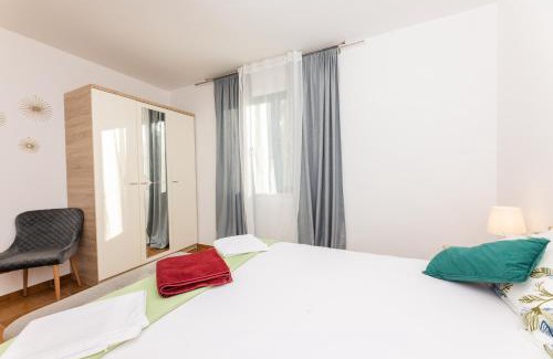 Cove Tri Zala (Zrnovo) Apartment | Pietro