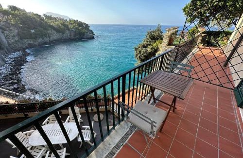 Pieve Ligure Apartment | Pieve Ligure a picco sul mare con piscina Villa Regina